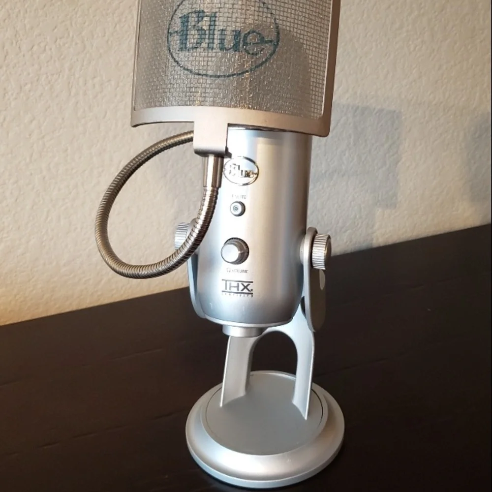 Blue Yeti Microphone - Picture 1 of 3